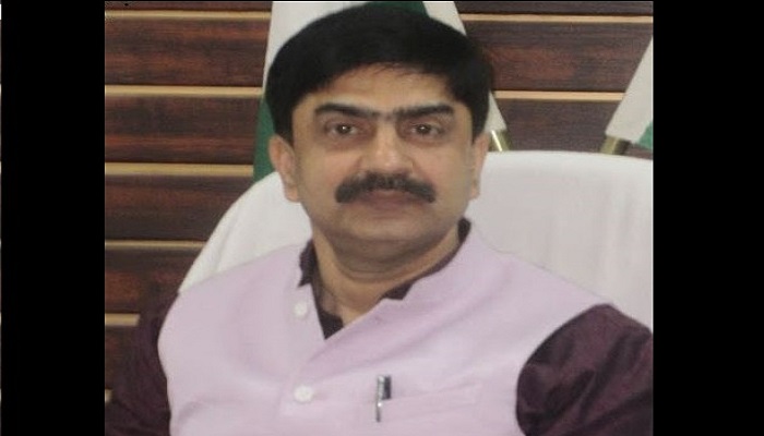 डीएम अखिलेश सिंह