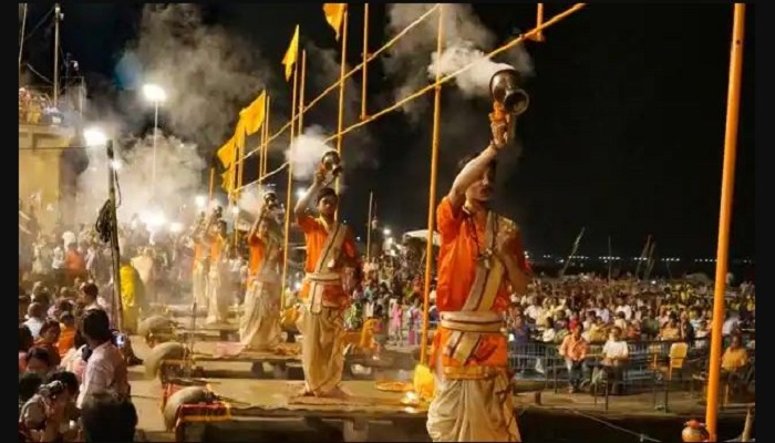 काशी के घाटों पर पूजा-आरती का टैक्स