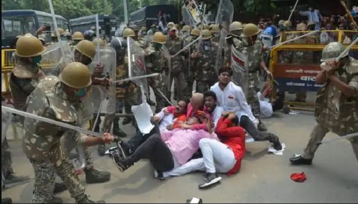 वाराणसी में सपा यूथ बिग्रेड का प्रदर्शन SP youth brigade protest in Varanasi