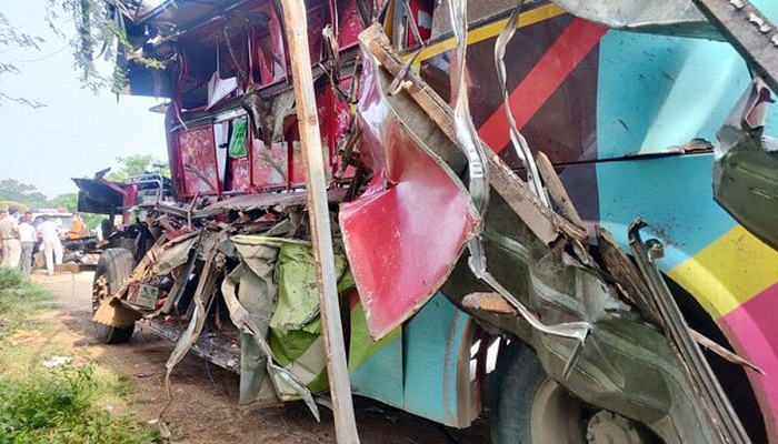 7 laborers died in road accident