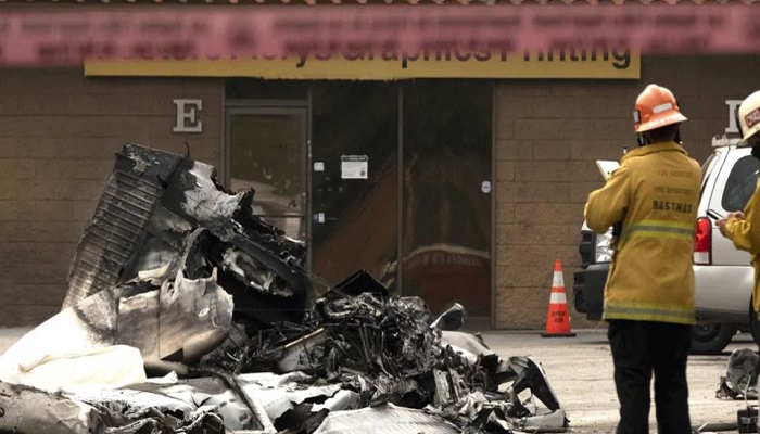 लॉस एंजिल्स में हवाई जहाज single-engine plane crashesदुर्घटनाग्रस्त