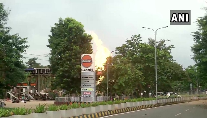 भुवनेश्वर में राजभवन के पास पेट्रोल पंप में लगी आग Fire at petrol pump near Raj Bhavan in Bhubaneswar