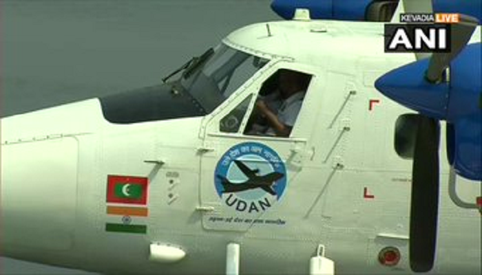 पीएम मोदी ने सी-प्लेन सेवा से भरी उड़ान PM Modi flies by sea plane from Kevadia to Sabarmati