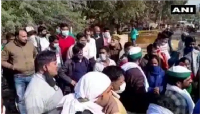 किसानों ने बागपत में किया चक्‍का जाम farmers protest in baghpat
