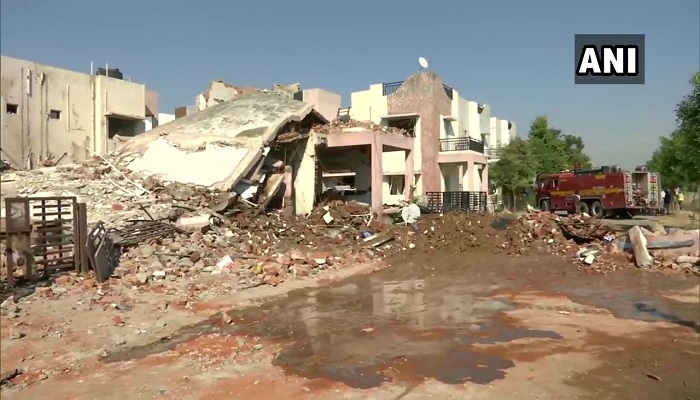 houses collapsed after explosion