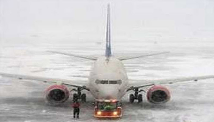 श्रीनगर अंतर्राष्ट्रीय हवाई अड्डे पर यातायात प्रभावित Traffic affected at Srinagar International Airport