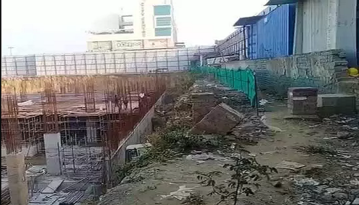 mud fall of under construction mall
