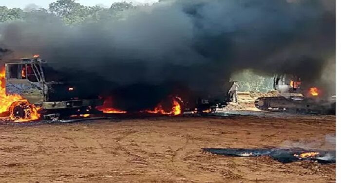 Naxalites set fire