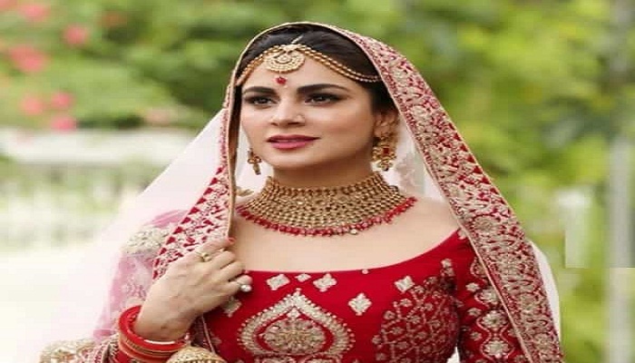 Beautiful actress Shraddha of Tele World once again dressed up as a bride