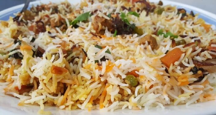Biriyani must be made at home for guests, taste will be remembered by all