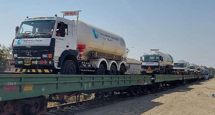 Oxygen Express reached Varanasi