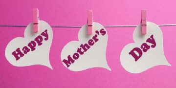 Give fabulous gifts to your mother on Mother's Day, mother will be happy