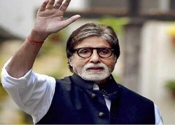 Amitabh Bachchan recites poetry to people amidst Corona epidemic