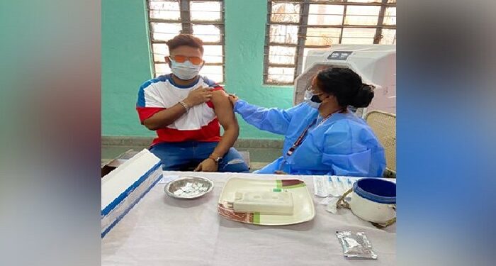 Rishabh Pant took the first dose of Corona vaccine