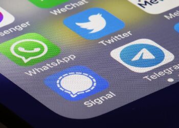Popular messaging app WhatsApp and Telegram woke up on Twitter