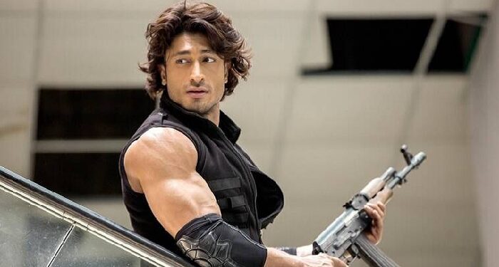 Actor Vidyut Jamwal also came forward in the battle of Corona