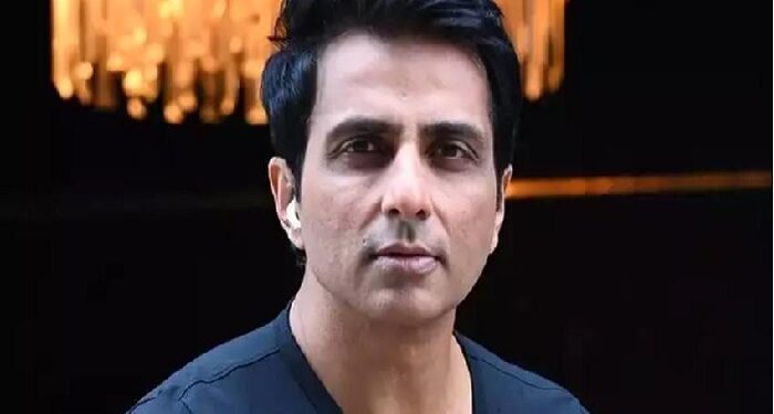 Messiah Sonu Sood of Corona era told an app that offers 50% off on medicines