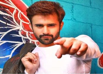 'Pearl V Puri' seen on streets of Mumbai after being released from jail