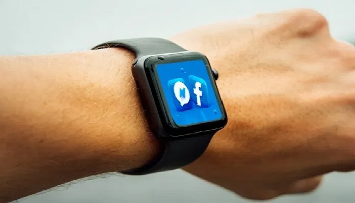 Facebook may launch its new smartwatch with two cameras