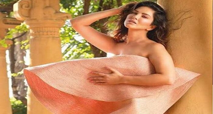 Sunny Leone wreaked havoc on social media in bold avatar, photo went viral