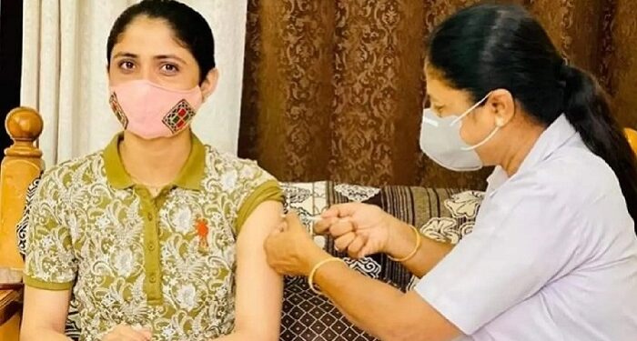 Singer Geeta Rabari had to get vaccinated at home expensive