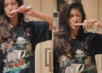 Shanaya Kapoor was seen brushing, pictures went viral on social media