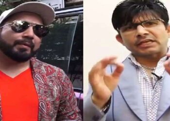 KRK's controversy did not stop, singer Mika reached in front of his house