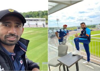 Indian players took pictures from the balcony after reaching England