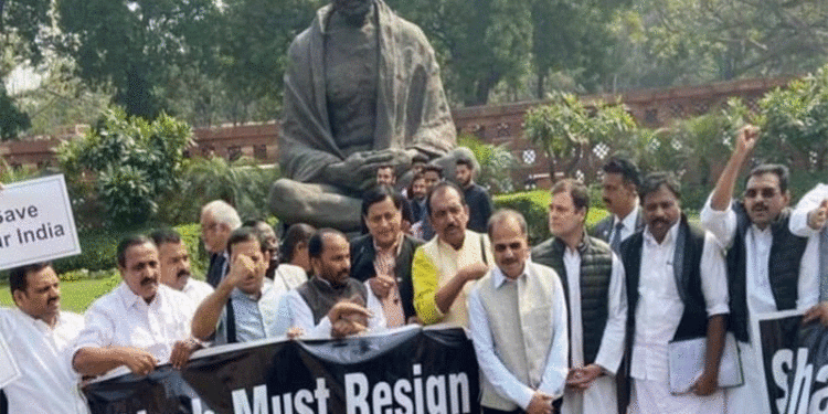 पेगासस जासूसी: राहुल गांधी ने गृह मंत्री से इस्तीफा मांगा