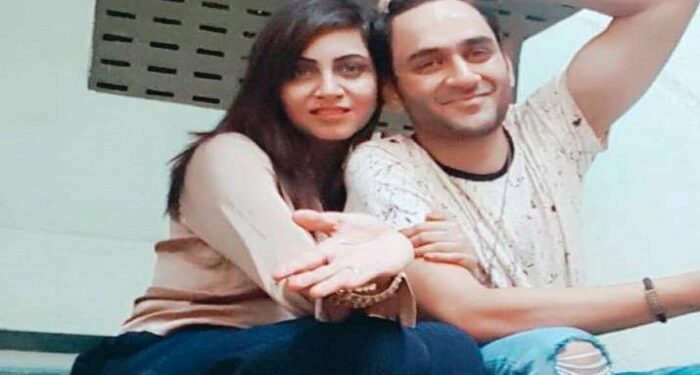 Arshi Khan-Vikas gupta