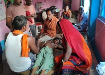 नदी में पलटी स्कूल बस