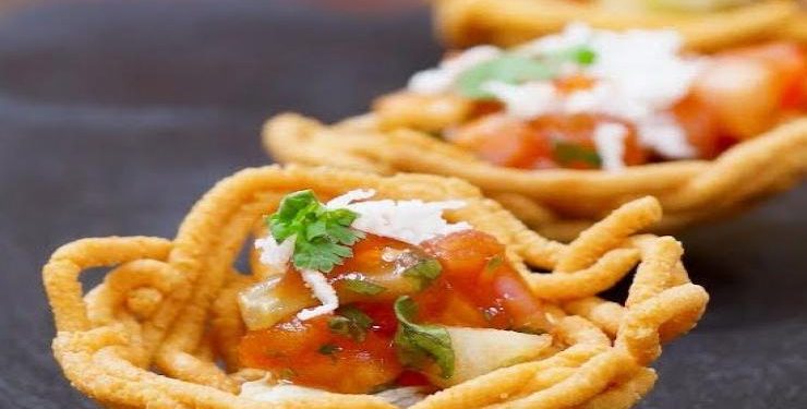 Gathiya Basket Chaat