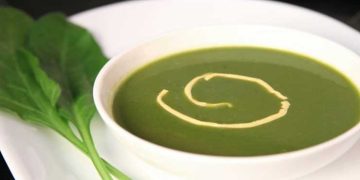 Spinach garlic soup