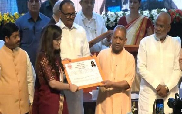 CM Yogi gave appointment letters to 496 candidates