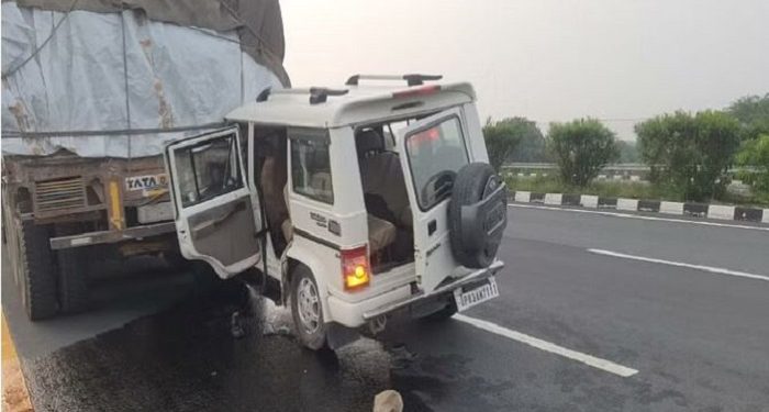 Accident on Lucknow-Agra Expressway