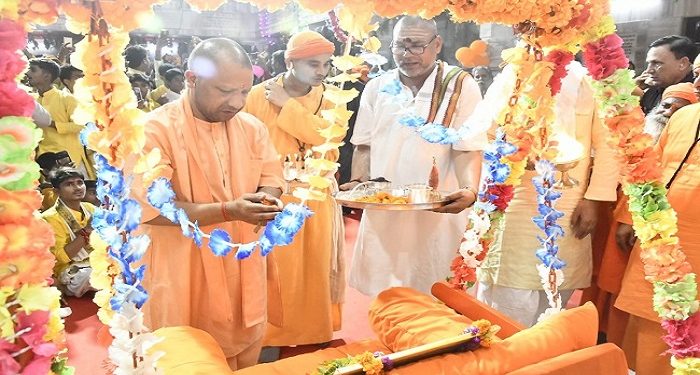 CM Yogi celebrated Janmashtami at Gorakhnath temple