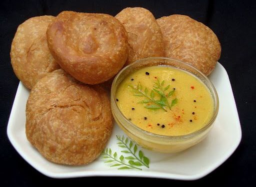 Pyaaz Kachori