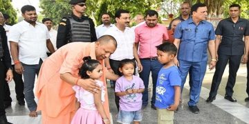CM Yogi showered love on children
