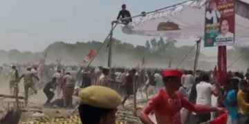 Again stampede in Akhilesh Yadav's rally