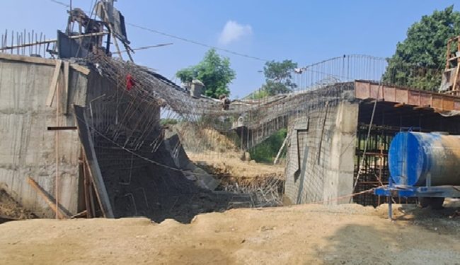 An under-construction bridge collapsed