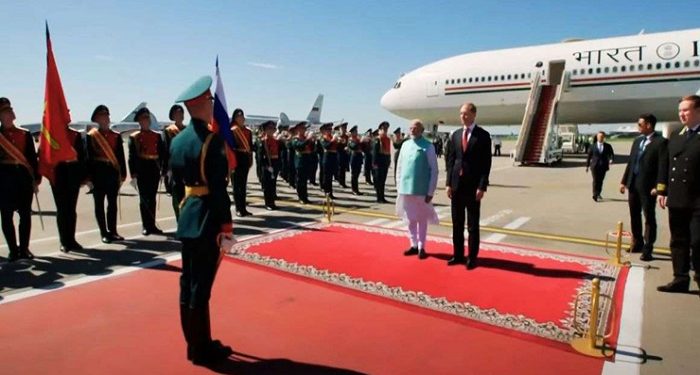 PM Modi reached Russia