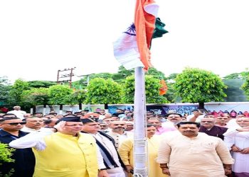 CM Dhami hoisted the flag