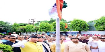 CM Dhami hoisted the flag