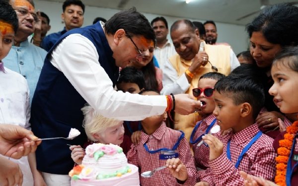 CM Dhami celebrated his birthday with visually impaired children