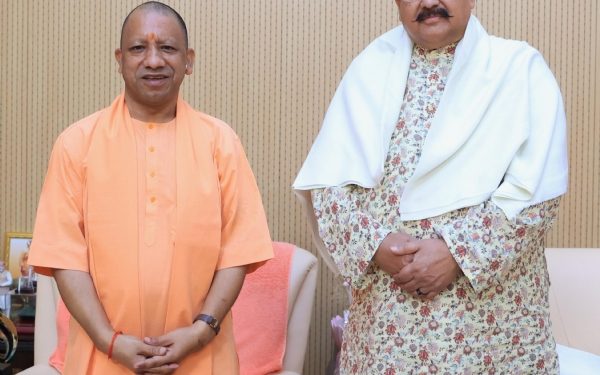 Uttarakhand Tourism Minister Satpal Maharaj met CM Yogi