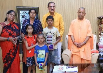 CM Yogi met Mohit Pandey's family