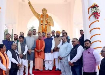 CM Yogi paid tribute to BR Ambedkar on his Nirvana Day