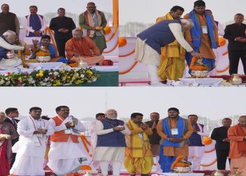 PM Modi performed the Kumbh Abhishek of the Kumbh Kalash