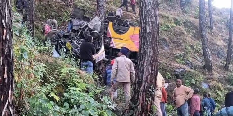 5 killed in bus accident in Pauri