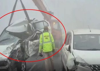 Many vehicles collided due to fog